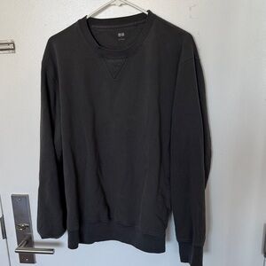 Uniqlo Men's Black Crewneck Sweater